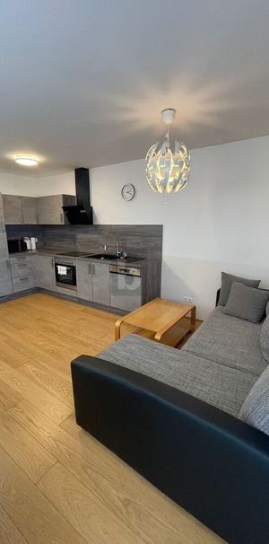 ELEGANT MIT HOCHWERTIGER AUSSTATTUNG & POOLZUGANG - Photo 1