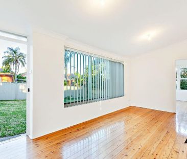 Neat & Tidy Three-Bedroom House in Kingsgrove - Photo 5