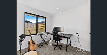 Near New 3 Bedroom Home – Modern, Spacious, and Conveniently Located - Photo 2