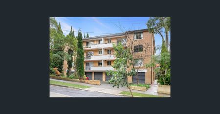 Spacious Apartment with Leafy Outlook ** Available 15/11/25 ** - Photo 3