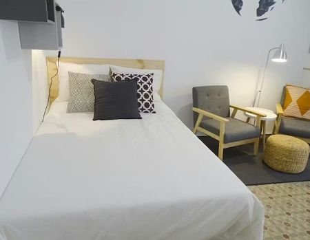 Carrer Gran de Gràcia, Barcelona, Catalonia 08012 - Photo 5