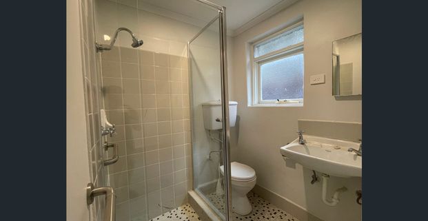 Ground Floor Stunner in Prime Gardenvale Location - Photo 1