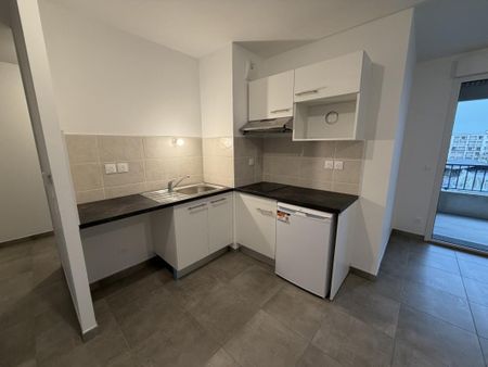 Location Appartement 2 pièces 48m² BORDEAUX 33800 - Photo 3