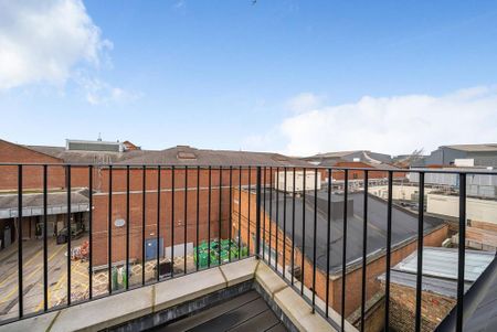 2 bedroom flat to rent - Photo 4