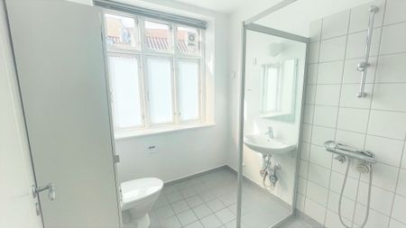 Stor 2-værelses lejlighed ved gågaden - Photo 5