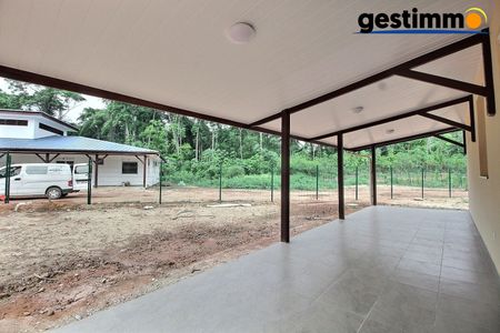 Location Maison 4 pièces 99m² REMIRE MONTJOLY 97354 - Photo 4