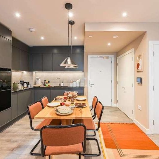 Cherry Park Lane, Stratford, E20 - Photo 1