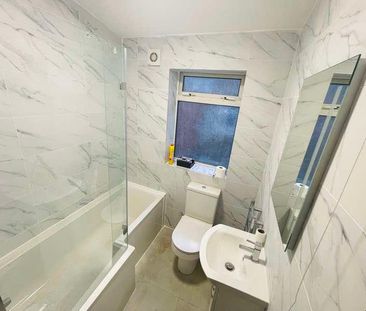 Top Floor Flat, Austerfield Avenue, Doncaster, DN5 - Photo 2