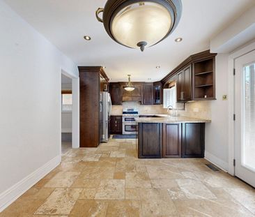 For Lease - 261 Fincham Avenue, Markham, Ontario - Photo 5