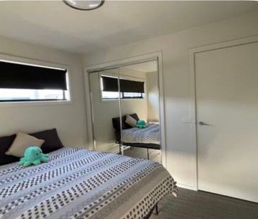 Avondale Heights - Photo 3