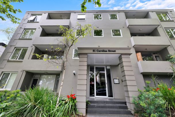 Oversized one bedroom in South Yarra - Photo 1