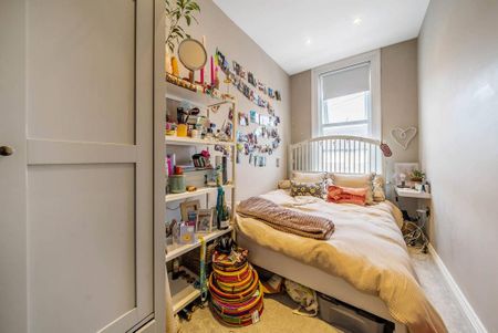 3 bedroom flat to rent - Photo 3