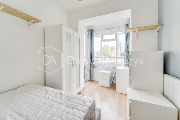 4 bedroom flat to rent - Photo 1