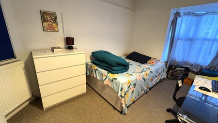 6 bedroom terraced house to rent - Photo 2