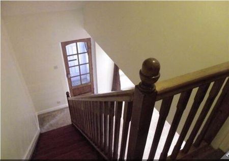 1 bedroom mews to rent - Photo 2
