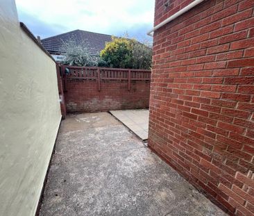 3 bedroom terraced house to rent - Photo 6