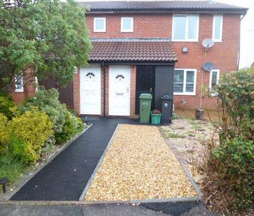 Terraced house to rent - Photo 2