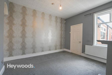 2 bed terraced house to rent in Lockwood Street, Baddeley Green, Stoke-on-Trent - Photo 2