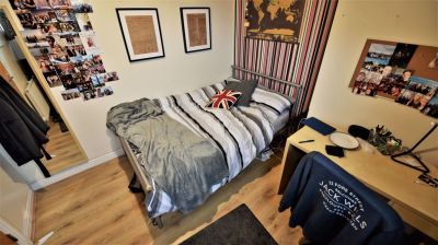 3 bedroom House in Harold Place, Leeds - Photo 4