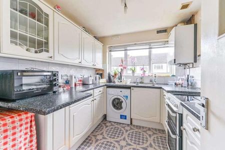 Kuala Gardens, Norbury, SW16 - Photo 4
