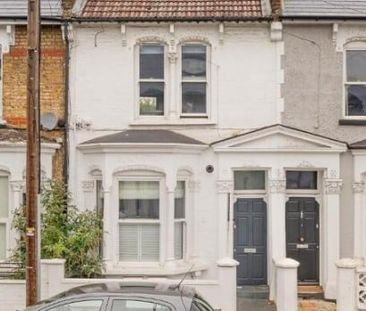 3 Bed Flat, Amies Street, SW11 - Photo 2