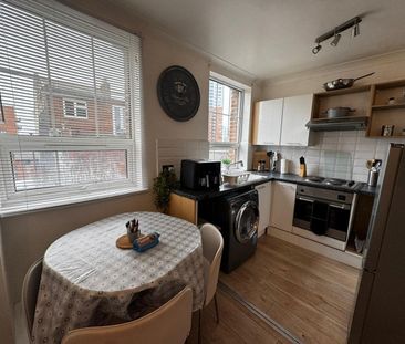 2 Bed Flat, Atlantic Mansions, SO14 - Photo 1