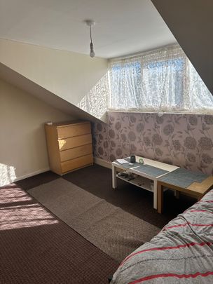 2 Bed Flat, Bexley View, LS8 - Photo 1