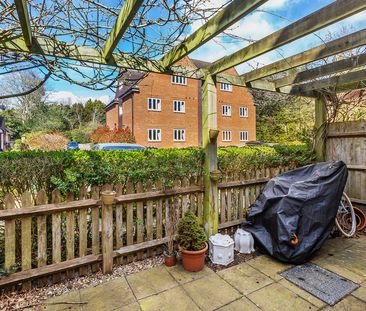 Ref: GK - Charlwood Place - Photo 1
