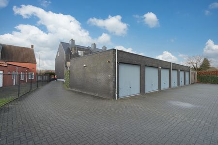 GELIJKVLOERSAPPARTEMENT MET TUIN EN GARAGE - Photo 3