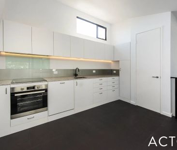 SYDNEY LIVING - Photo 6