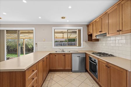 3 bedrooms, 3 bathrooms, 3 living areas - Photo 4