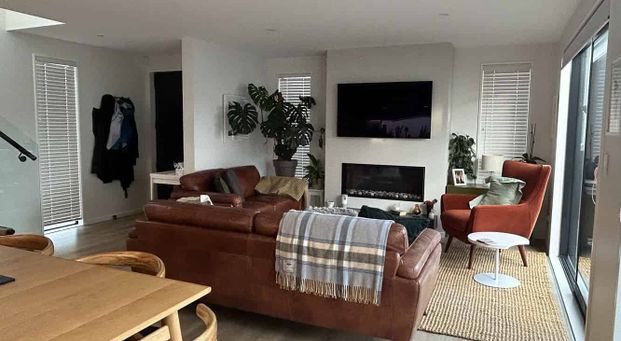 High end 3brdm townhouse with spacious bedrooms - Photo 1