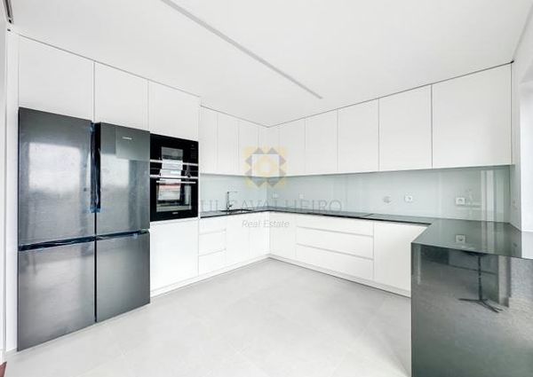 Apartamento T4 em Porto