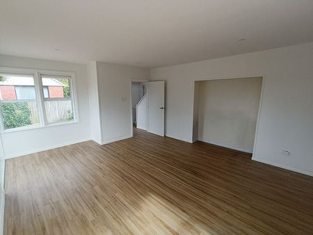 Ultimate Student Home! - Photo 2