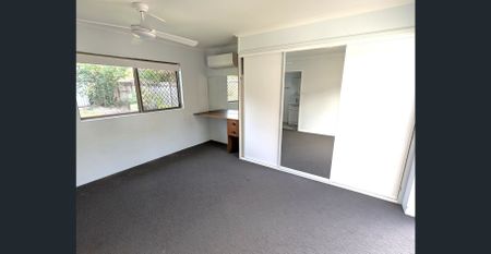 EDGE HILL BEAUTY - Photo 2