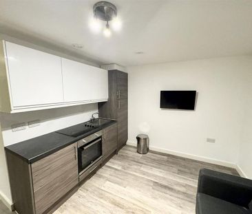 Studio to rent - Photo 3