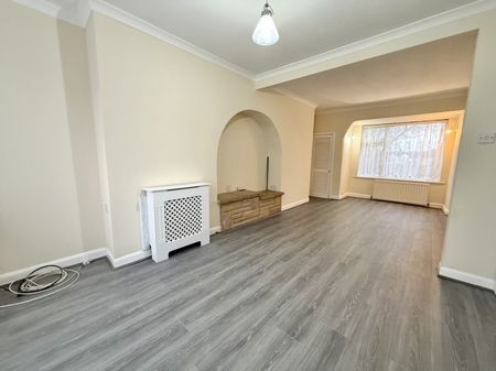 Thomas Landsdail Street, Cheylesmore - - Photo 4