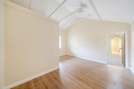 2 bedroom bungalow to rent - Photo 2