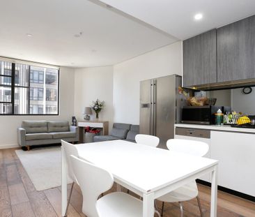 Modern 1-Bedroom Apartment for Rent in Waterloo - Photo 2