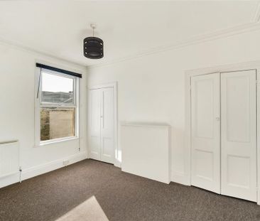 4 bedroom terraced house to rent - Photo 5
