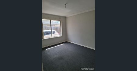 Two Bedroom Unit in Prime St Albans Location - Photo 5