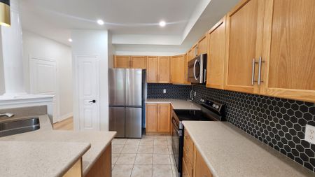 For Lease - 51 Waldron Crescent, Richmond Hill, Ontario - Photo 4