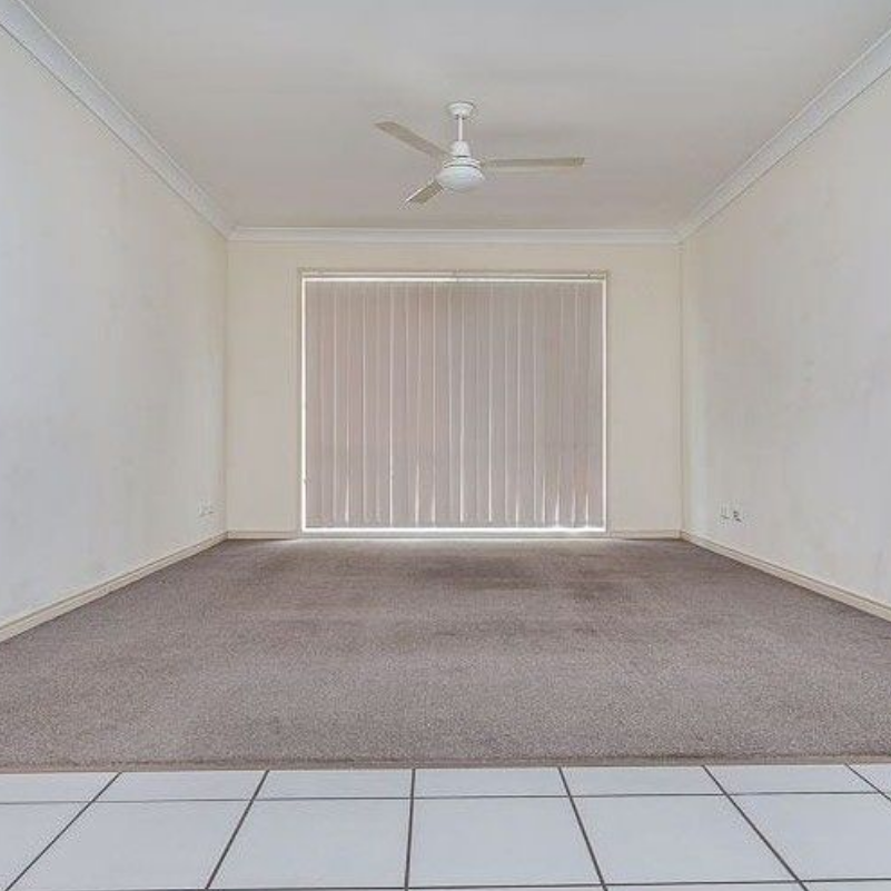 Bright and Spacious Family Home in Rothwell - Photo 1