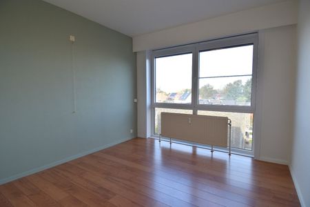 Gerenoveerd appartement met 2 slaapkamers in hartje Gullegem - Photo 2