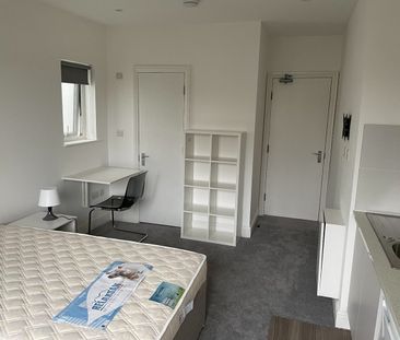 Studio Flat, Wycombe Gardens, NW11 - Photo 6