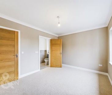 3 bedroom detached bungalow to rent - Photo 2