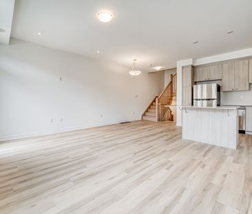 For Lease - 53 Pearen Lane, Barrie, Ontario - Photo 3