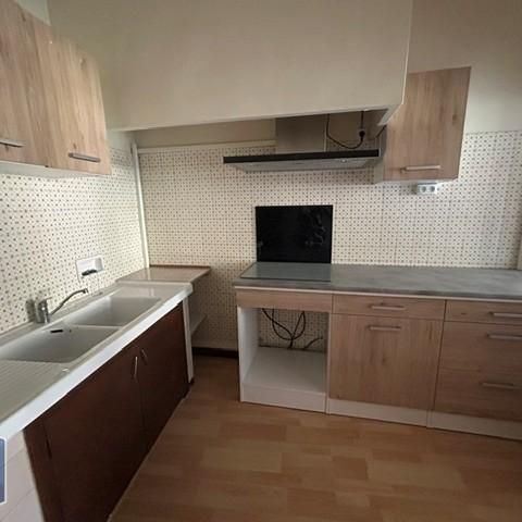 Location Appartement 4 pièces 91m² TARASCON SUR ARIEGE 09400 - Photo 1