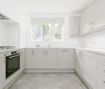 4 bedroom detached house to rent - Photo 3