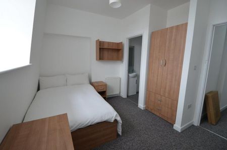 5 bedroom flat to rent - Photo 5